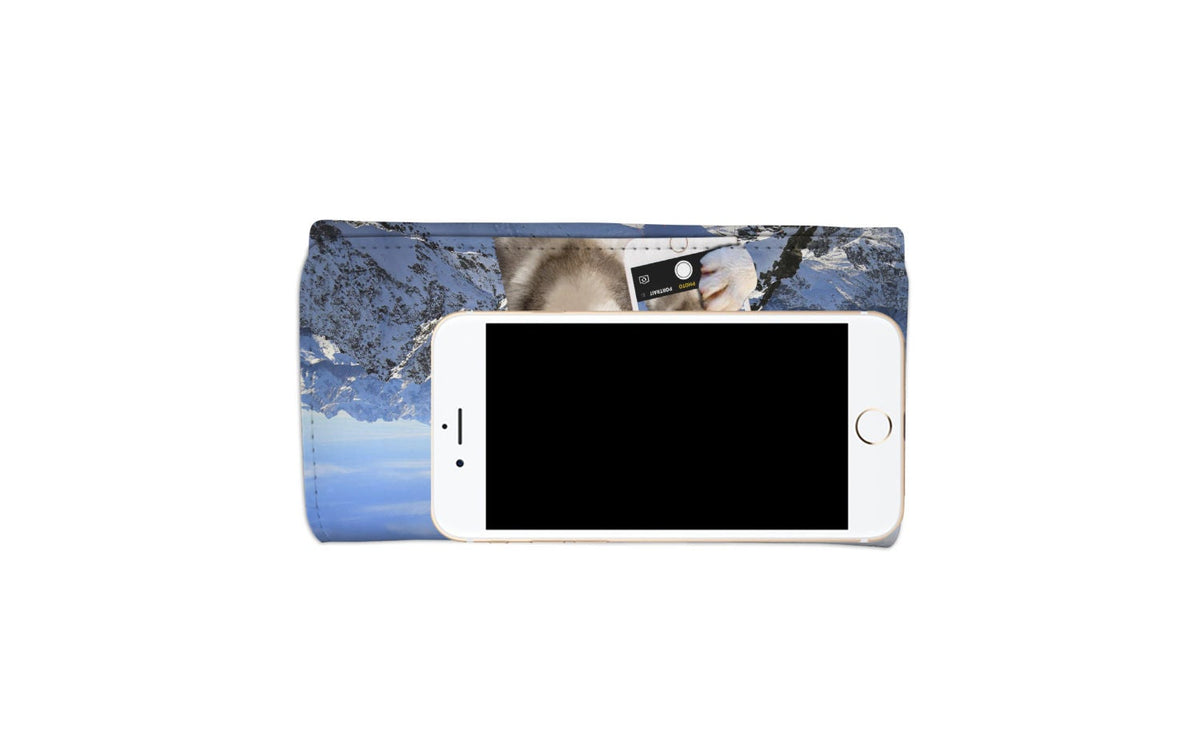 Explore The World With Your Alaskan Malamute - Women Wallet V1